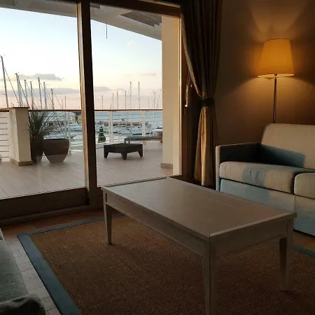 Marina Di Scarlino Apartmán *